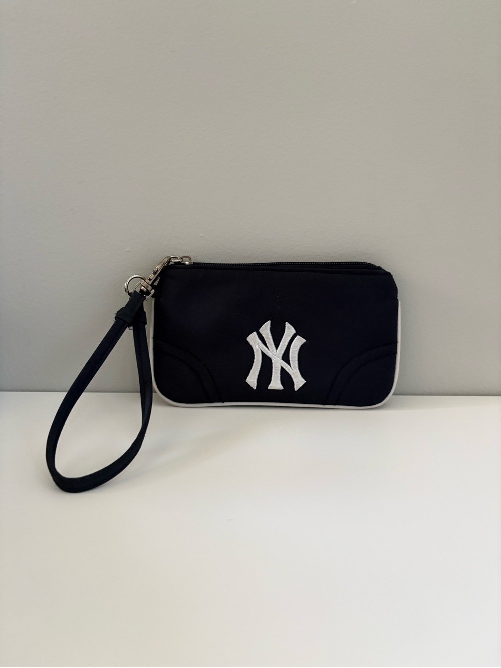 MLB New York Yankees Navy Blue Small Wristlet Purse by Pro.FAN.ity Little Earth